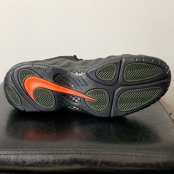 Nike Air Foamposite Pro - Mens Basketball Sneaker - Picture 5 of 6